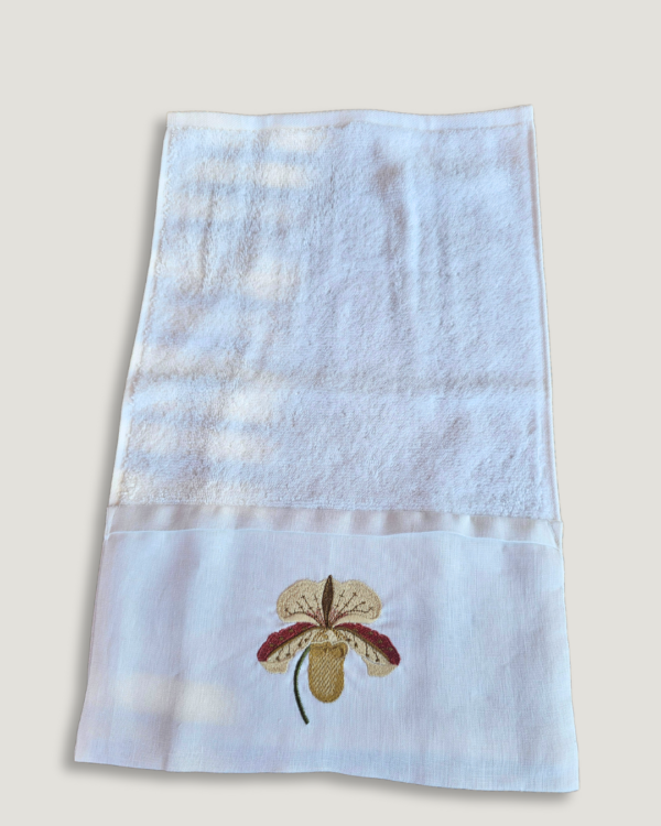 Toalha de lavabo premium 100% algodão bordada - Sapatinho-de-Judia