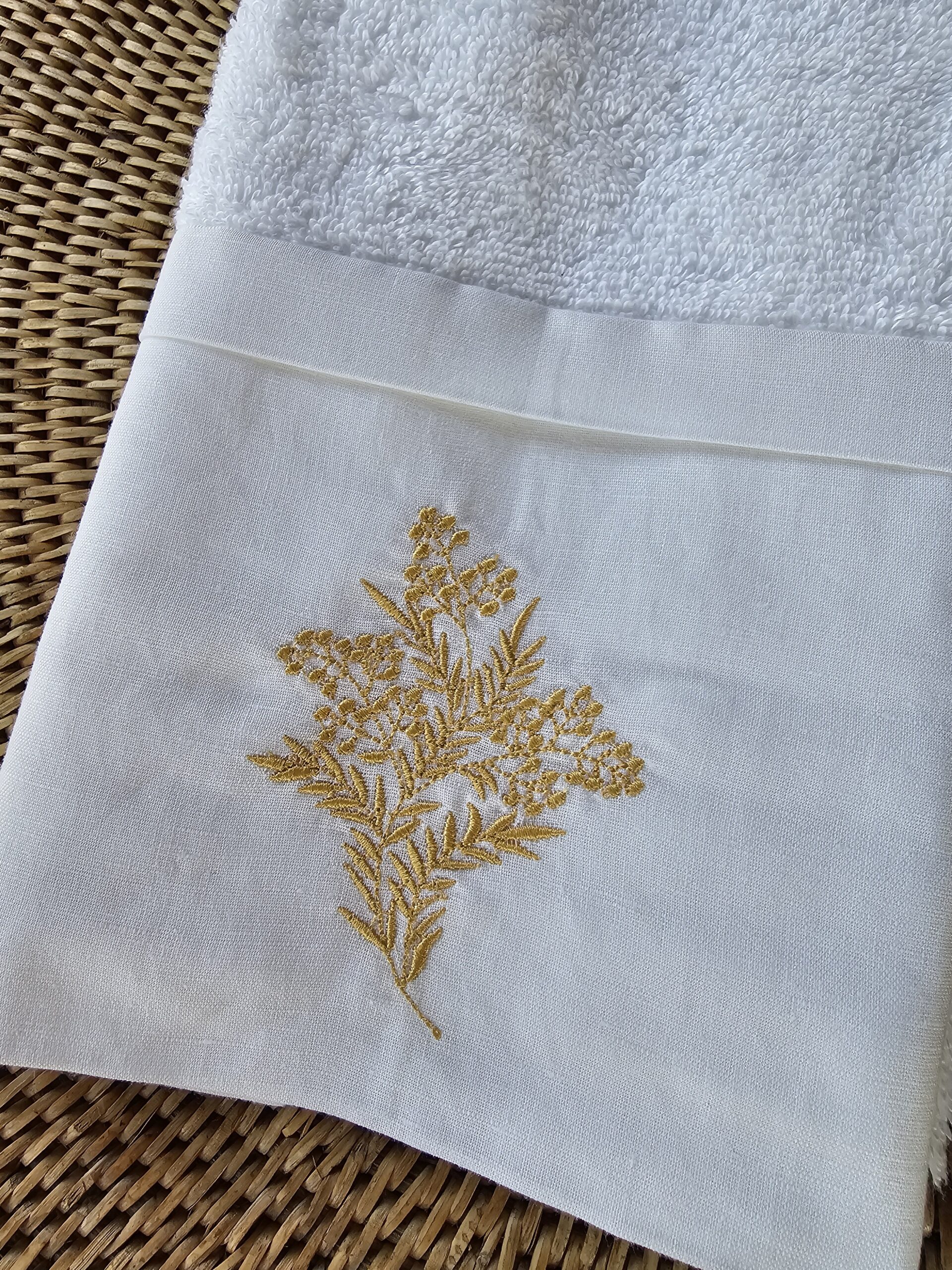 Toalha de Lavabo 100% Algodão Bordada - Folhas Douradas - Imagem 3