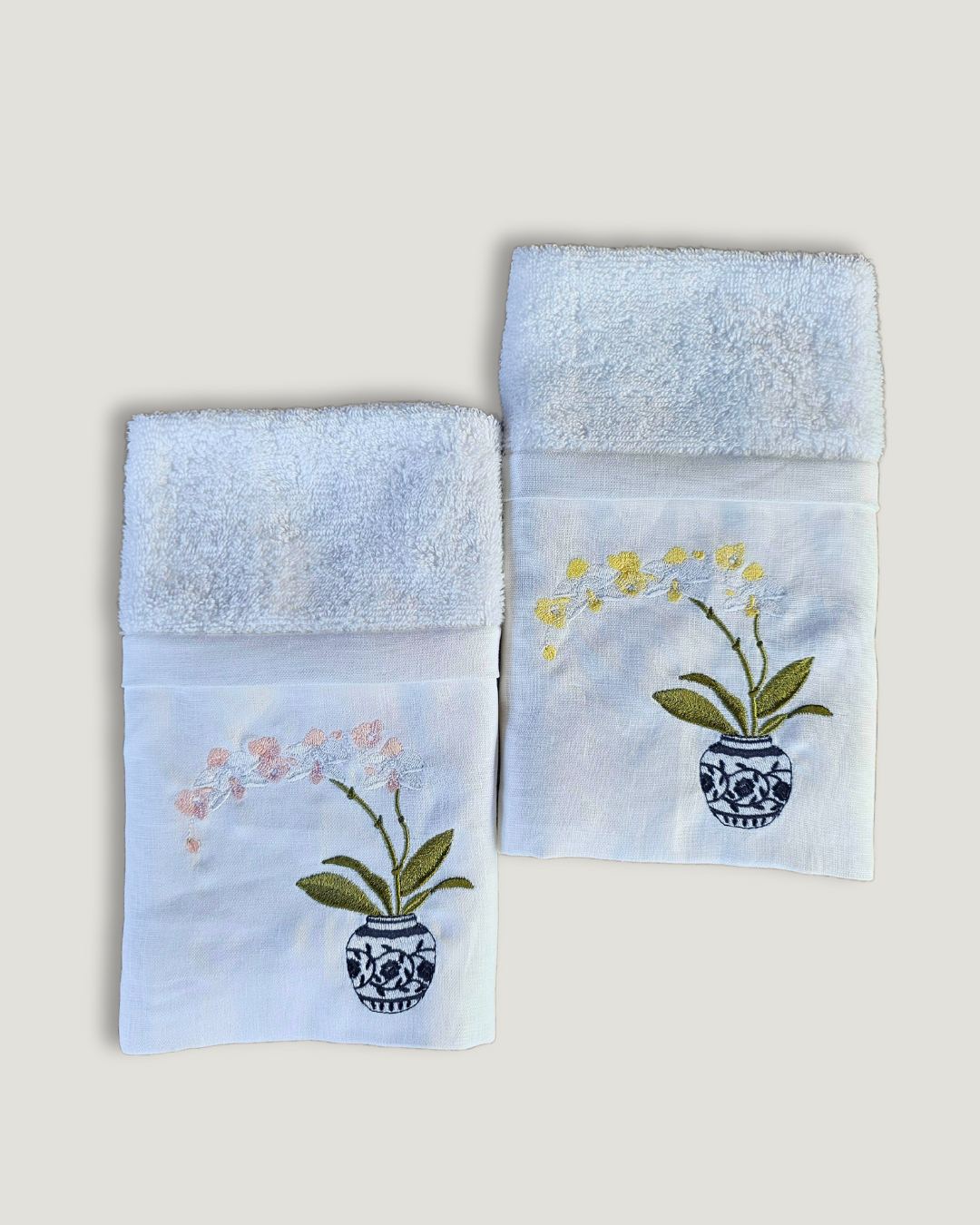 Toalha de Lavabo Bordada 100% Algodão com Barrado em Linho - Orquídea Vaso